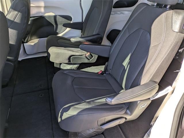 2023 Chrysler Voyager LX FWD