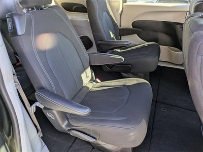 2023 Chrysler Voyager LX FWD