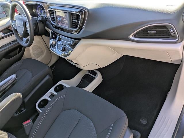 2023 Chrysler Voyager LX FWD