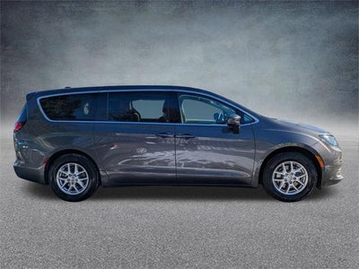 2023 Chrysler Voyager LX FWD