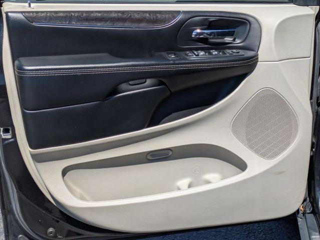 2016 Chrysler Town & Country 4dr Wgn Touring-L