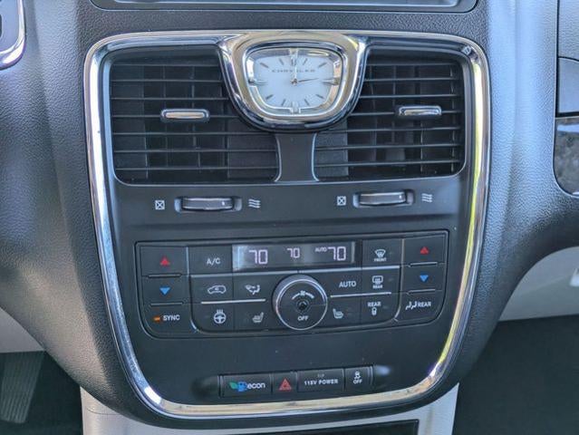 2016 Chrysler Town & Country 4dr Wgn Touring-L