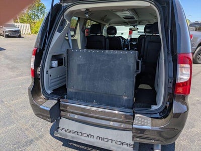 2016 Chrysler Town & Country 4dr Wgn Touring-L