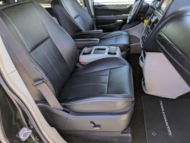 2016 Chrysler Town & Country 4dr Wgn Touring-L