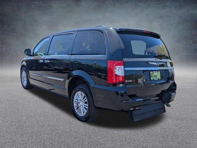 2016 Chrysler Town & Country 4dr Wgn Touring-L
