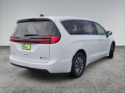 2023 Chrysler Pacifica Hybrid Touring L FWD