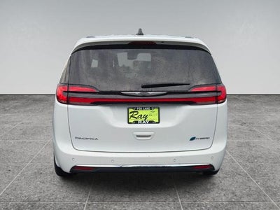 2023 Chrysler Pacifica Hybrid Touring L FWD