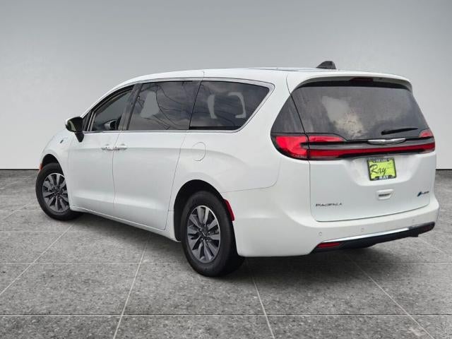 2023 Chrysler Pacifica Hybrid Touring L FWD