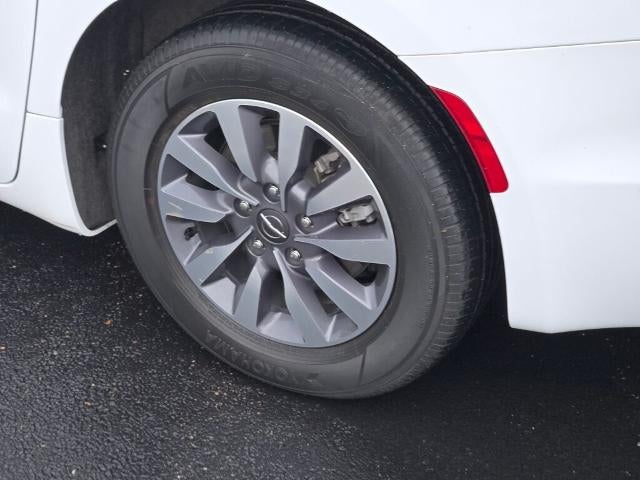 2023 Chrysler Pacifica Hybrid Touring L FWD