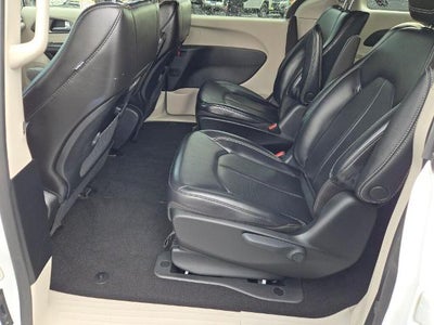2023 Chrysler Pacifica Hybrid Touring L FWD