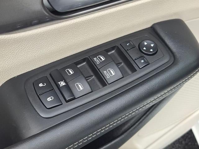 2023 Chrysler Pacifica Hybrid Touring L FWD