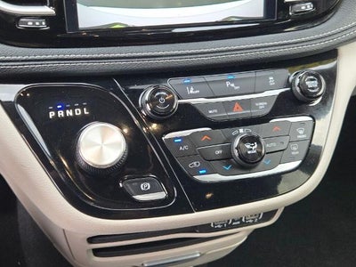 2023 Chrysler Pacifica Hybrid Touring L FWD
