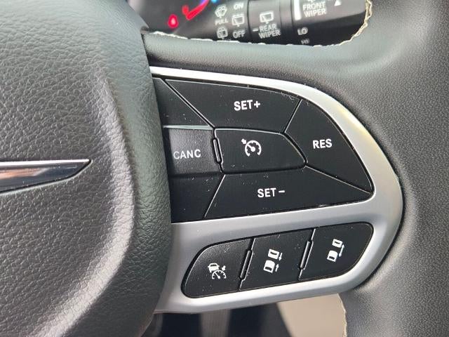 2023 Chrysler Pacifica Hybrid Touring L FWD