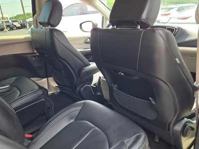 2023 Chrysler Pacifica Hybrid Touring L FWD