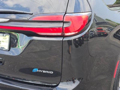 2023 Chrysler Pacifica Hybrid Touring L FWD