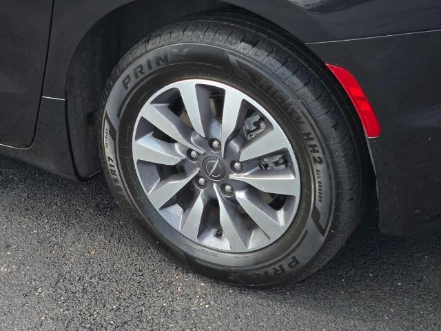 2023 Chrysler Pacifica Hybrid Touring L FWD