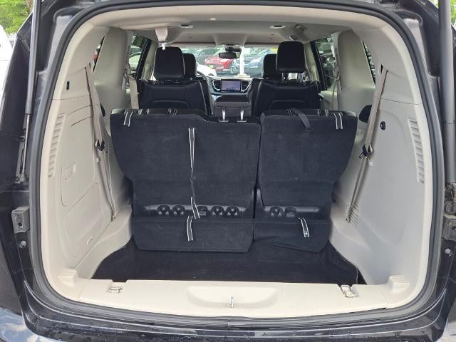 2023 Chrysler Pacifica Hybrid Touring L FWD