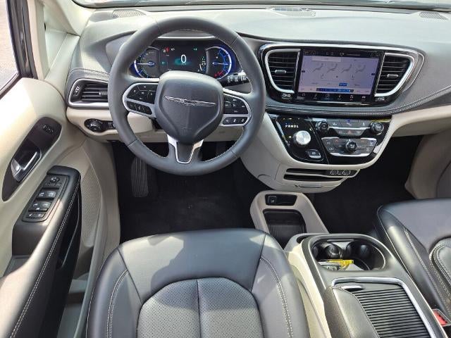 2023 Chrysler Pacifica Hybrid Touring L FWD