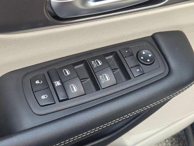 2023 Chrysler Pacifica Hybrid Touring L FWD