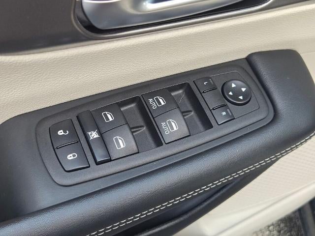 2023 Chrysler Pacifica Hybrid Touring L FWD