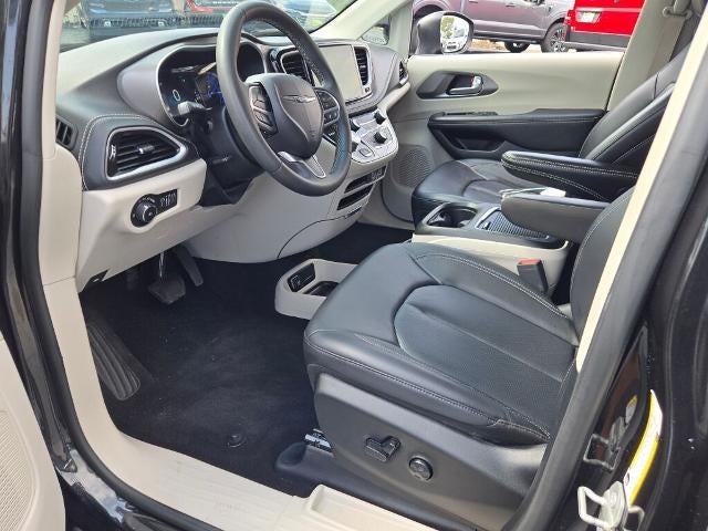 2023 Chrysler Pacifica Hybrid Touring L FWD