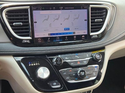2023 Chrysler Pacifica Hybrid Touring L FWD