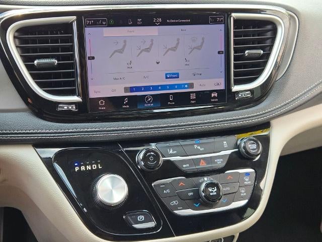 2023 Chrysler Pacifica Hybrid Touring L FWD