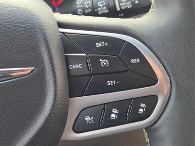 2023 Chrysler Pacifica Hybrid Touring L FWD
