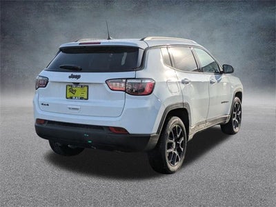 2026 Jeep Compass Latitude 4x4 *Ltd Avail*