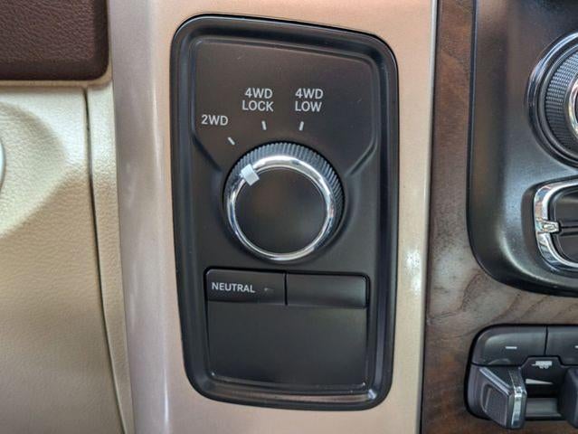 2017 RAM 3500 Laramie Longhorn 4x4 Crew Cab 8' Box