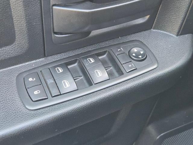 2015 RAM 5500 4WD Crew Cab 173" WB 60" CA Tradesman