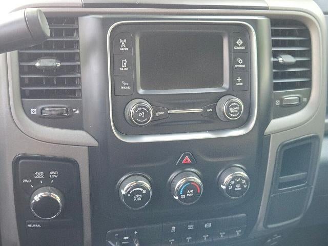 2015 RAM 5500 4WD Crew Cab 173" WB 60" CA Tradesman