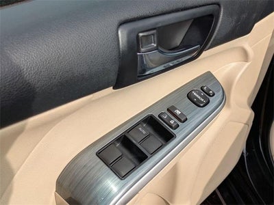 2012 Toyota Camry Hybrid 4dr Sdn XLE (Natl)