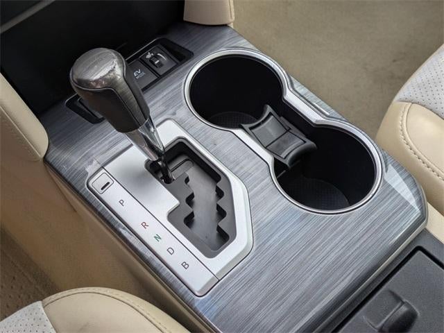 2012 Toyota Camry Hybrid 4dr Sdn XLE (Natl)