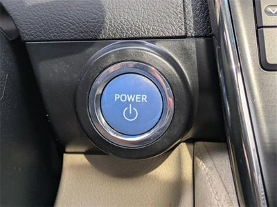 2012 Toyota Camry Hybrid 4dr Sdn XLE (Natl)