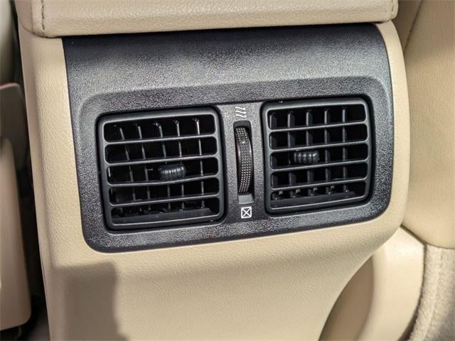 2012 Toyota Camry Hybrid 4dr Sdn XLE (Natl)