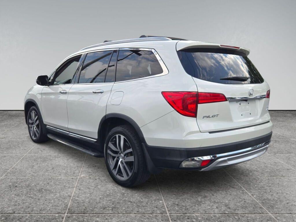 2016 Honda Pilot AWD 4dr Elite with DVD Rear Entertainment System and Navigation
