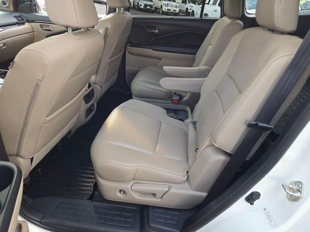 2016 Honda Pilot AWD 4dr Elite with DVD Rear Entertainment System and Navigation