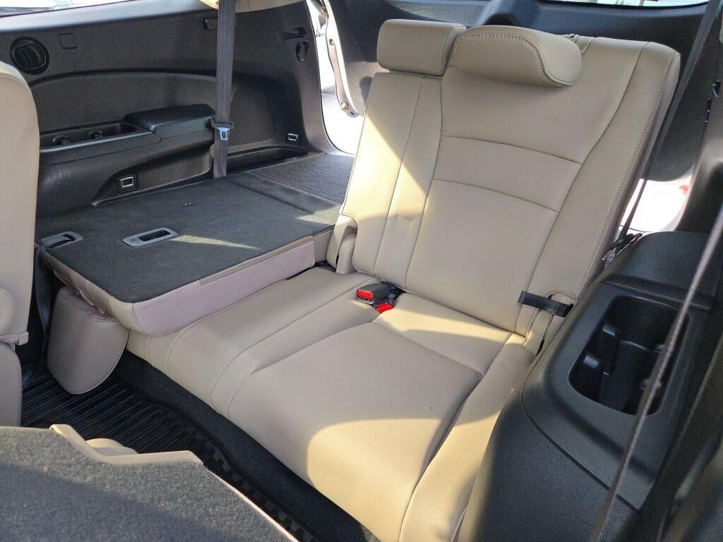 2016 Honda Pilot AWD 4dr Elite with DVD Rear Entertainment System and Navigation