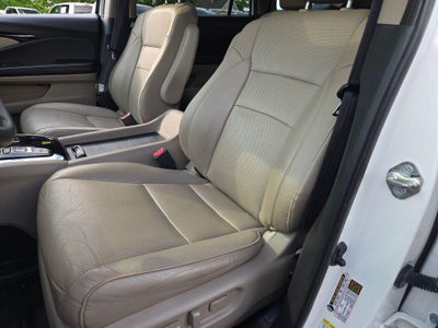 2016 Honda Pilot AWD 4dr Elite with DVD Rear Entertainment System and Navigation