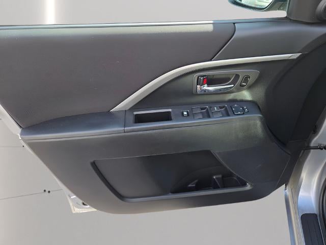 2013 Mazda Mazda5 4dr Wgn Auto Sport