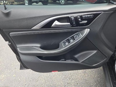 2018 INFINITI QX30 Premium AWD