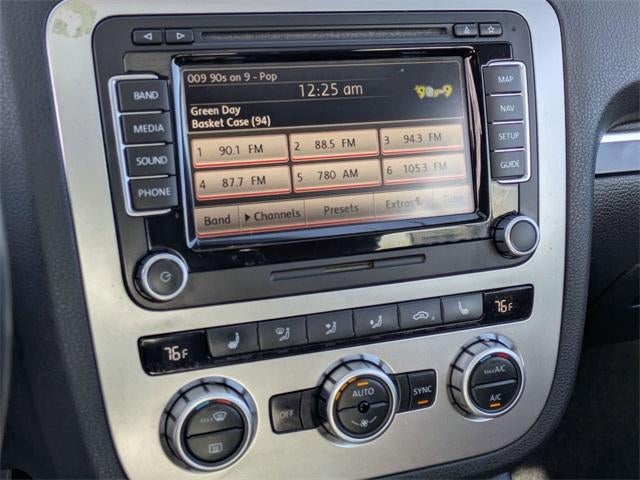 2013 Volkswagen Eos 2dr Conv Lux