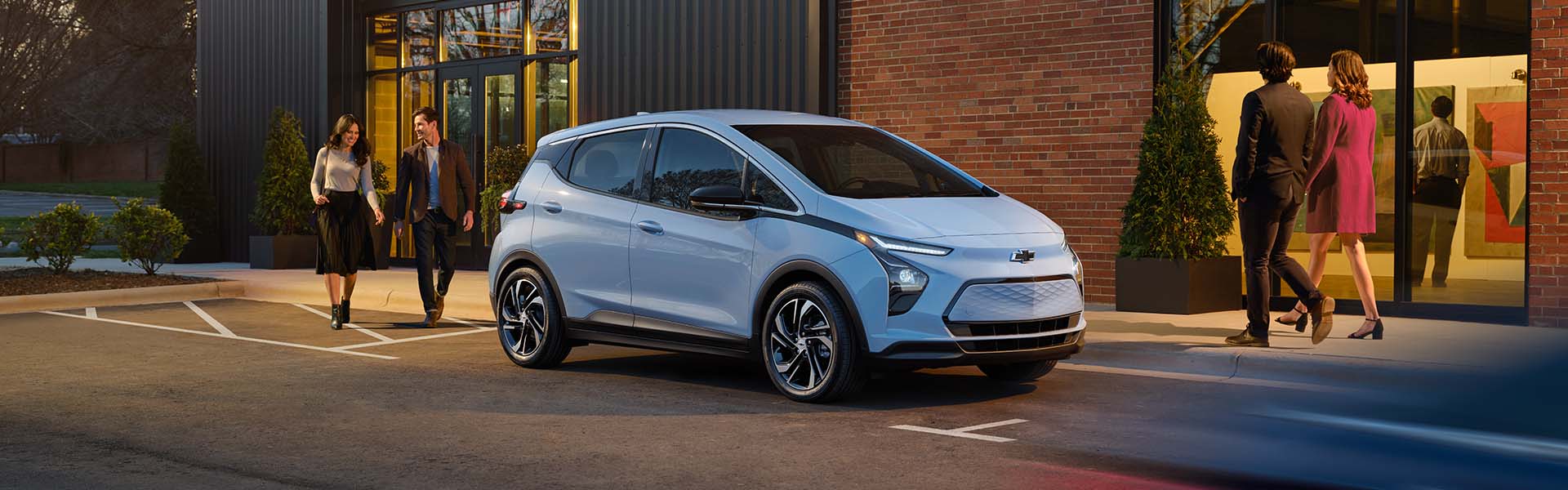2022 Chevrolet Bolt EV hero img