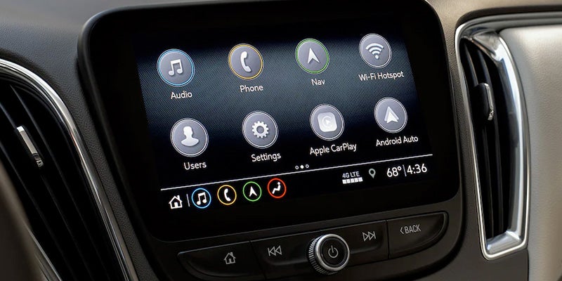 touchscreen of 2022 Chevrolet Malibu img
