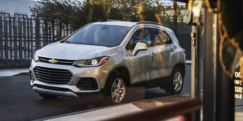 2022 Chevrolet Trax silver colour car img